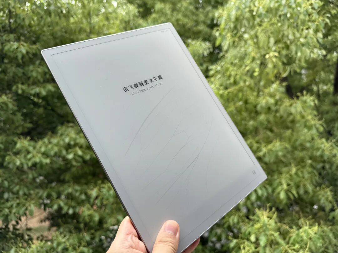 4.2毫米，墨水屏的iPhone Air时刻