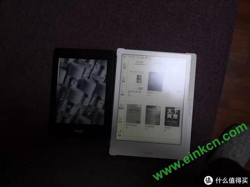 和kindle比一比，基本kindle还是在用，因为轻巧，可以放到外衣口袋里面