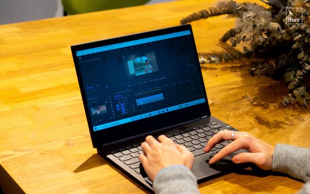 联想 ThinkBook Plus 评测：一台会变「脸」的电脑