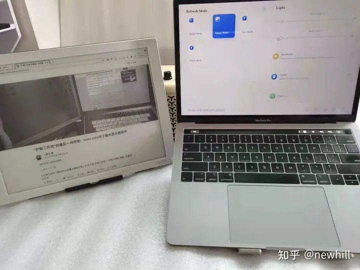 Mira护眼显示器:重度墨水屏用户4000字硬核分享和产品对比! eink 电子纸 电子墨水屏 EINK 墨水屏 水墨屏 电子墨水 川奇光电 元太科技 元太 手写 BOOX Mira显示器 Mira 墨水屏显示器 13.3寸墨水屏显示器 13.3寸墨水屏 值不值得买 性价比 怎么样 第11张 Mira护眼显示器:重度墨水屏用户4000字硬核分享和产品对比! eink 电子纸 电子墨水屏 EINK 墨水屏 水墨屏 电子墨水 川奇光电 元太科技 元太 手写 BOOX Mira显示器 Mira 墨水屏显示器 13.3寸墨水屏显示器 13.3寸墨水屏 值不值得买 性价比 怎么样 第11张