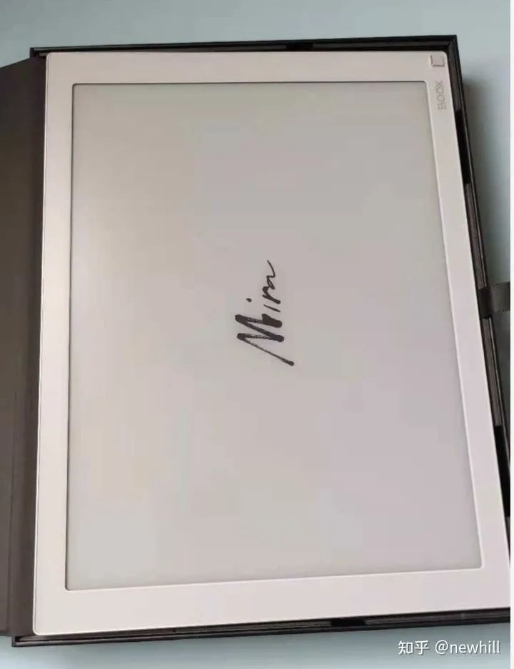 Mira护眼显示器:重度墨水屏用户4000字硬核分享和产品对比! eink 电子纸 电子墨水屏 EINK 墨水屏 水墨屏 电子墨水 川奇光电 元太科技 元太 手写 BOOX Mira显示器 Mira 墨水屏显示器 13.3寸墨水屏显示器 13.3寸墨水屏 值不值得买 性价比 怎么样 第3张 Mira护眼显示器:重度墨水屏用户4000字硬核分享和产品对比! eink 电子纸 电子墨水屏 EINK 墨水屏 水墨屏 电子墨水 川奇光电 元太科技 元太 手写 BOOX Mira显示器 Mira 墨水屏显示器 13.3寸墨水屏显示器 13.3寸墨水屏 值不值得买 性价比 怎么样 第3张