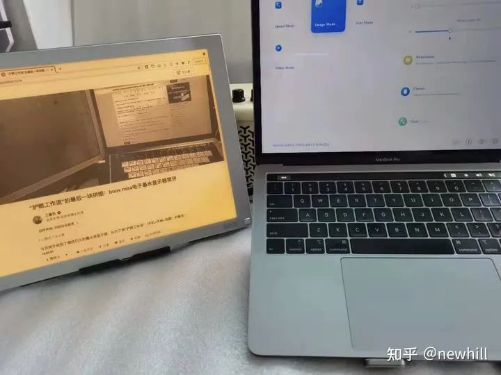 Mira护眼显示器:重度墨水屏用户4000字硬核分享和产品对比! eink 电子纸 电子墨水屏 EINK 墨水屏 水墨屏 电子墨水 川奇光电 元太科技 元太 手写 BOOX Mira显示器 Mira 墨水屏显示器 13.3寸墨水屏显示器 13.3寸墨水屏 值不值得买 性价比 怎么样 第12张 Mira护眼显示器:重度墨水屏用户4000字硬核分享和产品对比! eink 电子纸 电子墨水屏 EINK 墨水屏 水墨屏 电子墨水 川奇光电 元太科技 元太 手写 BOOX Mira显示器 Mira 墨水屏显示器 13.3寸墨水屏显示器 13.3寸墨水屏 值不值得买 性价比 怎么样 第12张
